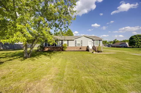 1151 Meadowview Dr, Gallatin, TN 37066