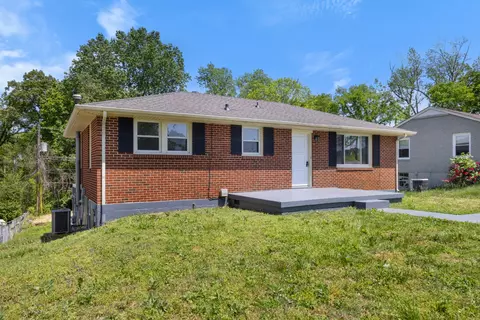 1615 Golf Club Ln, Clarksville, TN 37043