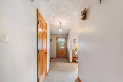 Entry Way - 9 Frame Ln, Kelso, TN 37348 photo 1 of 6
