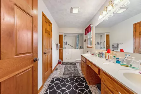 Bath - 9 Frame Ln, Kelso, TN 37348 photo 1 of 5