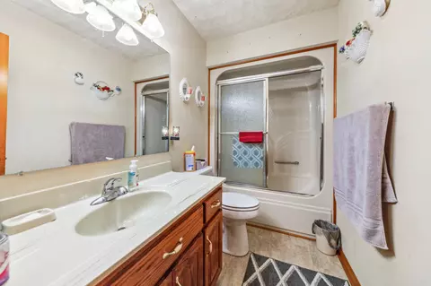 Bath - 9 Frame Ln, Kelso, TN 37348 photo 3 of 5