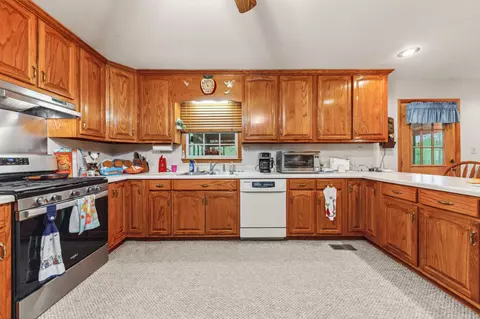 Kitchen - 9 Frame Ln, Kelso, TN 37348 photo 3 of 3