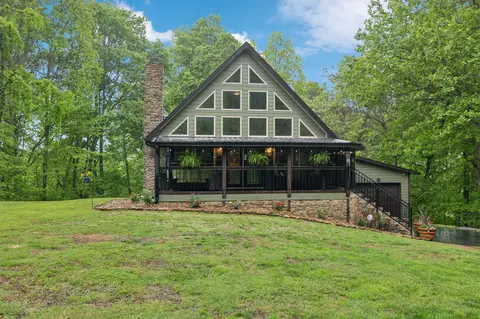 685 Hunters Landing Ln, Smithville, TN 37166