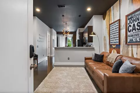 210 30th Ave N #211, Nashville, TN 37203