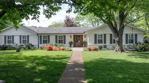 1722 Berkeley St, Murfreesboro, TN 37129