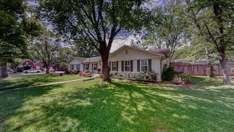 Exterior - 1722 Berkeley St, Murfreesboro, TN 37129 photo 8 of 11