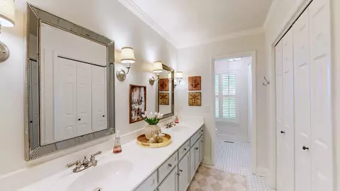Bath - 1722 Berkeley St, Murfreesboro, TN 37129 photo 5 of 6
