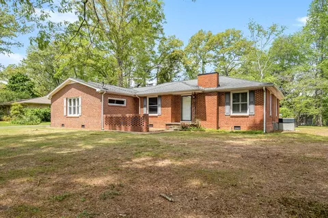 314 Oak Park Dr, Tullahoma, TN 37388
