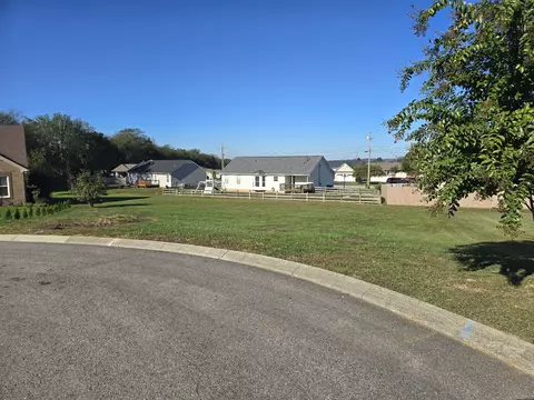 1608 Rugby Ct, Columbia, TN 38401