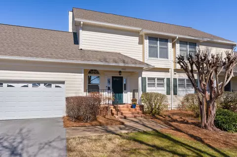 1083 Constitution Dr, Chattanooga, TN 37405