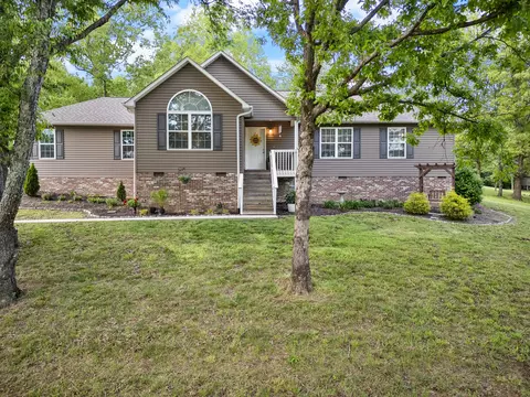 1356 Sayles Cir, Lawrenceburg, TN 38464
