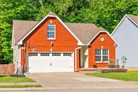 309 David Dr, Clarksville, TN 37040