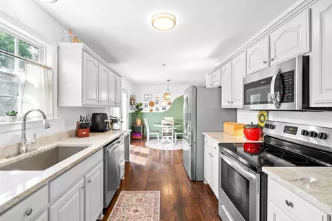 Kitchen - 6417 Highway 25 E, Springfield, TN 37172 photo 4 of 5