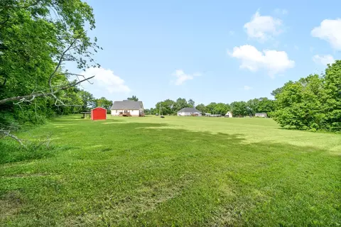 Exterior - 6417 Highway 25 E, Springfield, TN 37172 photo 8 of 9
