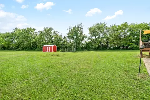 Exterior - 6417 Highway 25 E, Springfield, TN 37172 photo 7 of 9