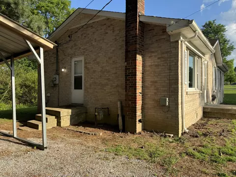Exterior - 108 Short St, Dickson, TN 37055 photo 9 of 10