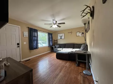 Living - 108 Short St, Dickson, TN 37055 photo 1 of 2