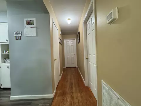 Entry Way - 108 Short St, Dickson, TN 37055 photo 1 of 1