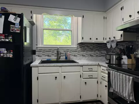 Kitchen - 108 Short St, Dickson, TN 37055 photo 3 of 4