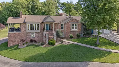 1035 Hillview Dr, Hendersonville, TN 37075