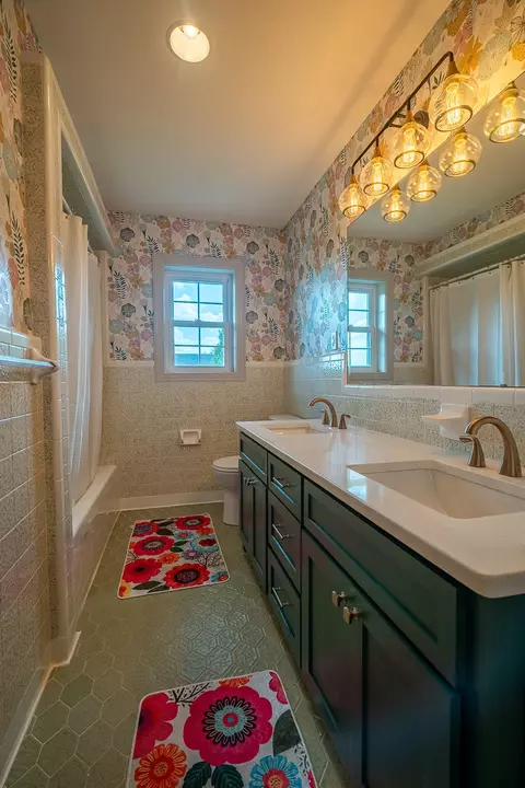 Bath - 116 Smith Cir, Loretto, TN 38469 photo 2 of 3