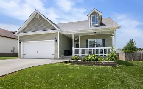 1176 Meachem Dr, Clarksville, TN 37042