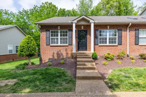 1011 Cashmere Dr, Thompsons Station, TN 37179