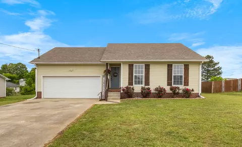 604 Millie Dr, Oak Grove, KY 42262