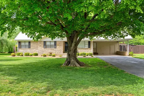 339 Wayne Dr, Hopkinsville, KY 42240