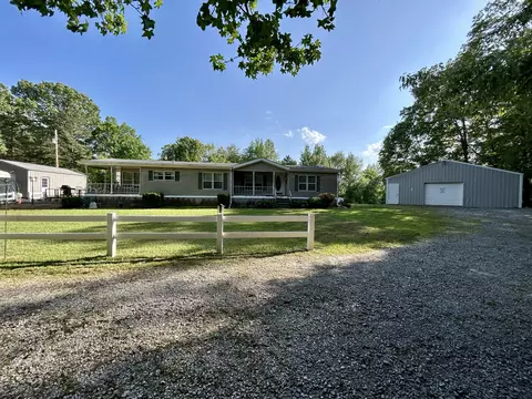 1771 New Hope Rd, Big Sandy, TN 38221