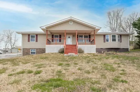 34 Lawrence Dr, Ringgold, GA 30736