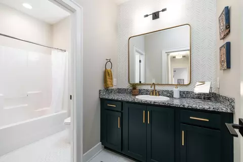 Bath - 743 Fontwell Ln, Franklin, TN 37064 photo 10 of 10