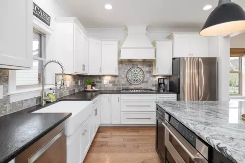 Kitchen - 743 Fontwell Ln, Franklin, TN 37064 photo 7 of 11