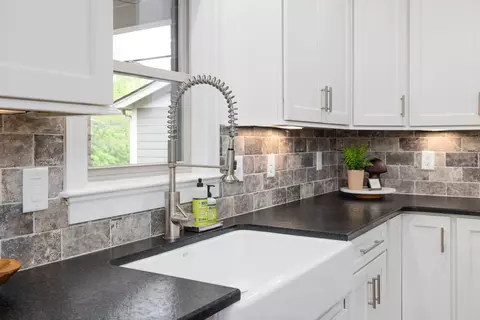 Kitchen - 743 Fontwell Ln, Franklin, TN 37064 photo 8 of 11