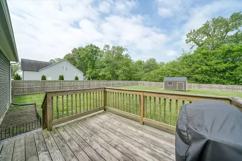 Exterior - 6029 Commodore Cir, Baxter, TN 38544 photo 3 of 9