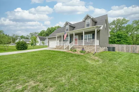 Exterior - 6029 Commodore Cir, Baxter, TN 38544 photo 7 of 9