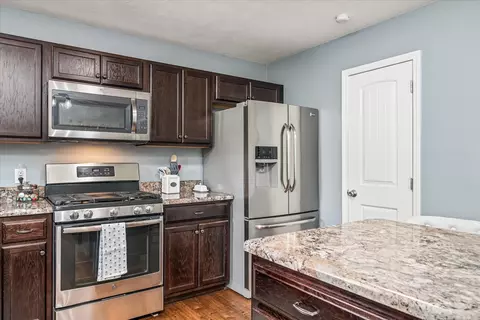 Kitchen - 6029 Commodore Cir, Baxter, TN 38544 photo 3 of 3