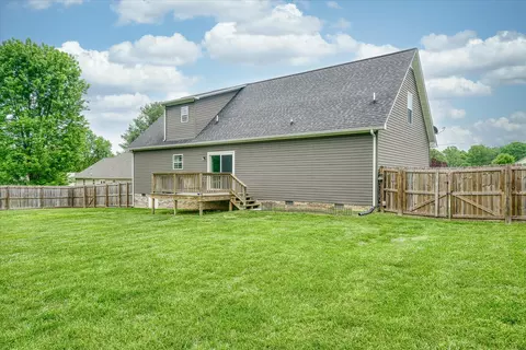 Exterior - 6029 Commodore Cir, Baxter, TN 38544 photo 4 of 9