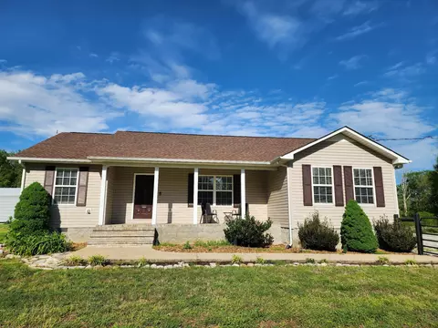 655 Clark Rd, Winchester, TN 37398