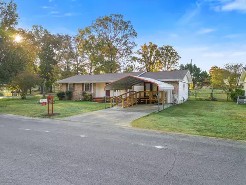 122 Belmeade Dr, Rossville, GA 30741