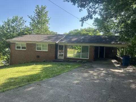 120 Magnolia St, Camden, TN 38320