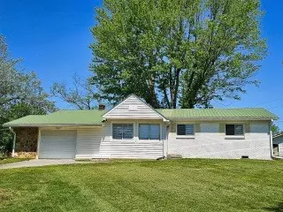 204 Lake St SE, Livingston, TN 38570
