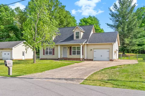 1564 Barrett Dr, Clarksville, TN 37043