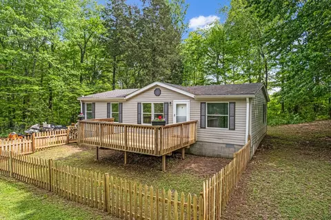 835 Harris Rd, Dickson, TN 37055