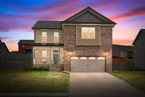 823 Crestone Ln, Clarksville, TN 37042