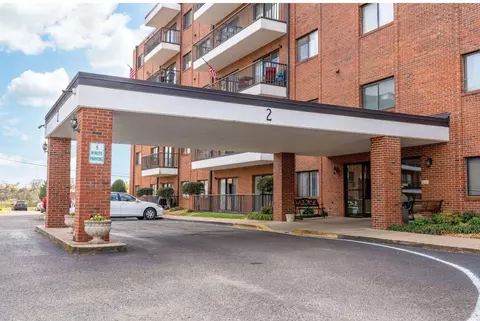 200 Sanders Ferry Rd #2202, Hendersonville, TN 37075