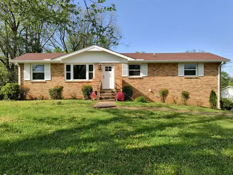 210 NW Clearview Dr, Mount Juliet, TN 37122