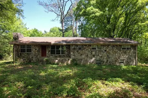 2829 SE Wells Dr, Dalton, GA 30720