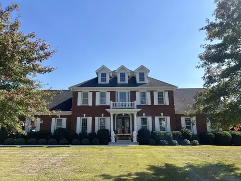 8304 Heron Cir, Ooltewah, TN 37363