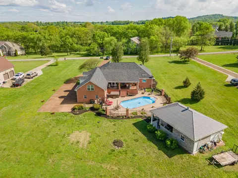 1127 Pruitt Ln, Gallatin, TN 37066